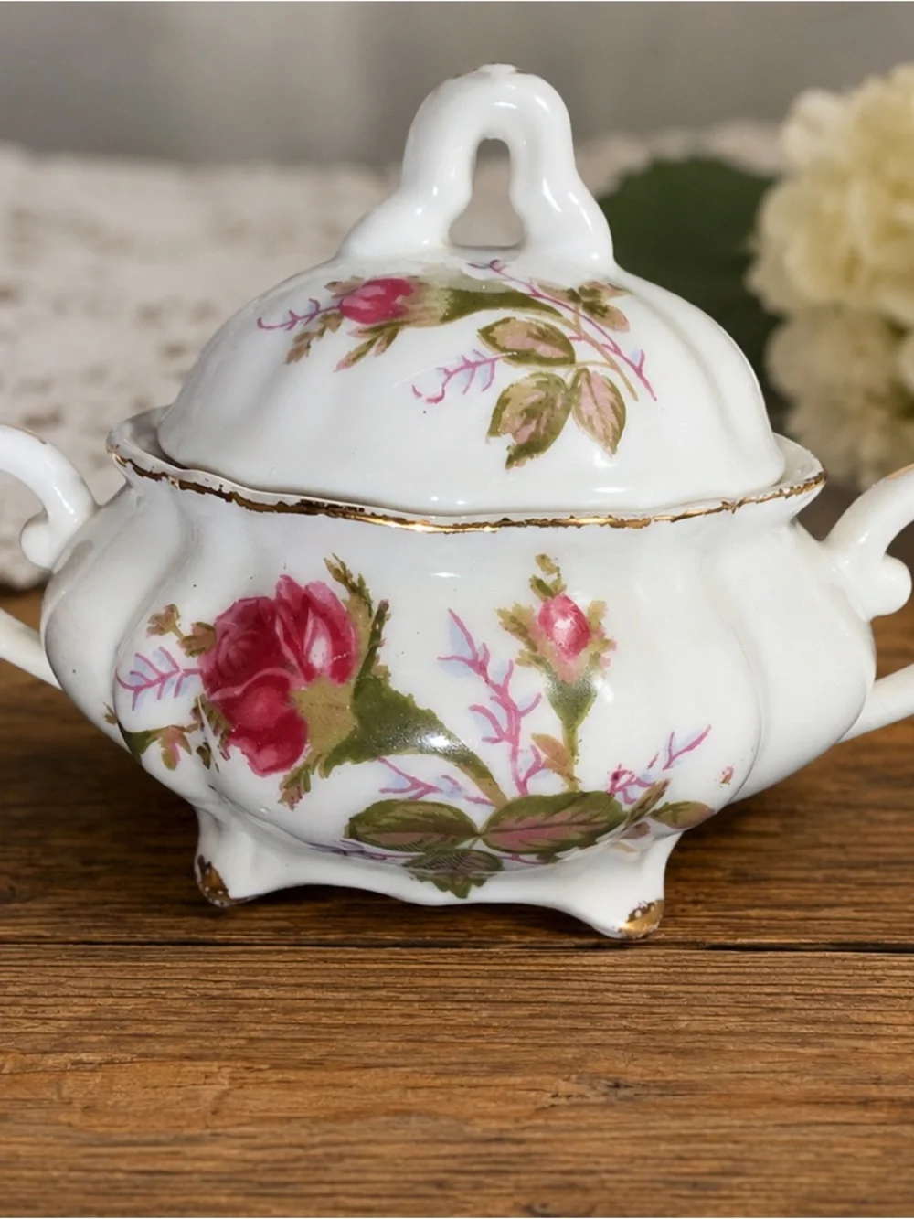18 Pc Bond Ware Pompadour Rose Fine China Japan Dinnerware Set Gold Trim